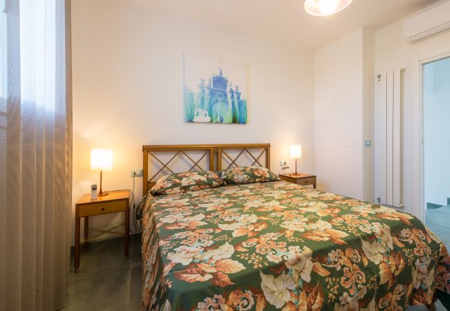 Villa in Torre Pali - Panorama-Villa mit schönem Pool in Strandnähe Villa in Torre Pali - Panorama-Villa mit schönem Pool in Strandnähe