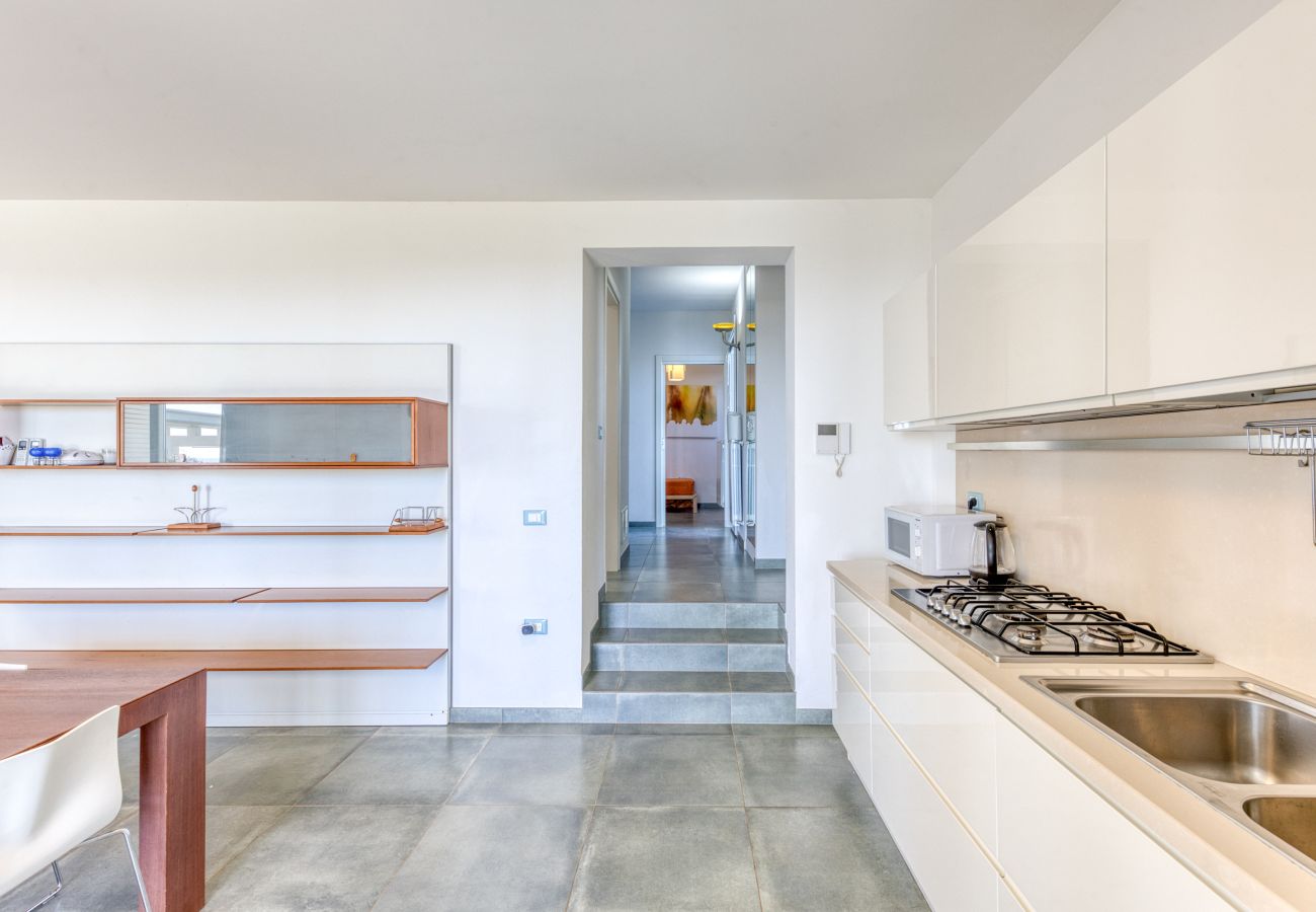 Villa in Torre Pali - Panorama-Villa mit schönem Pool in Strandnähe