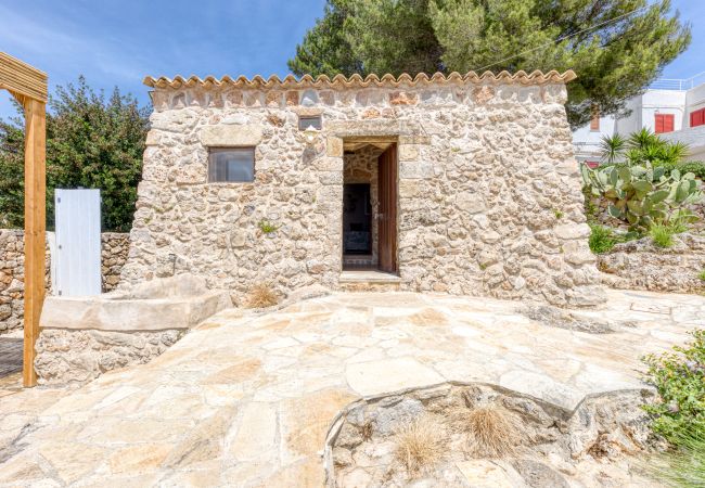 Villa in Torre Vado - Steinhäuschen mit Infinity-Pool u. Sonnenuntergangblick Villa in Torre Vado - Steinhäuschen mit Infinity-Pool u. Sonnenuntergangblick