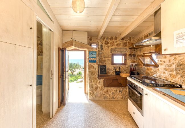 Villa in Torre Vado - Steinhäuschen mit Infinity-Pool u. Sonnenuntergangblick Villa in Torre Vado - Steinhäuschen mit Infinity-Pool u. Sonnenuntergangblick