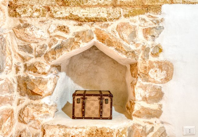 Villa in Torre Vado - Steinhäuschen mit Infinity-Pool u. Sonnenuntergangblick Villa in Torre Vado - Steinhäuschen mit Infinity-Pool u. Sonnenuntergangblick