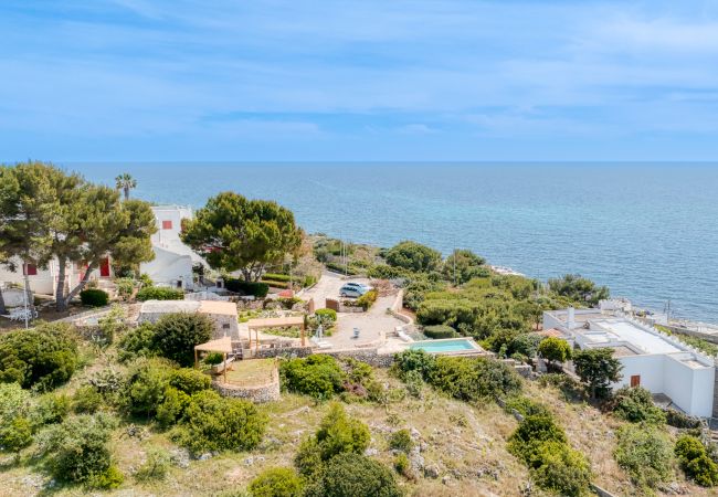 Villa in Torre Vado - Steinhäuschen mit Infinity-Pool u. Sonnenuntergangblick Villa in Torre Vado - Steinhäuschen mit Infinity-Pool u. Sonnenuntergangblick
