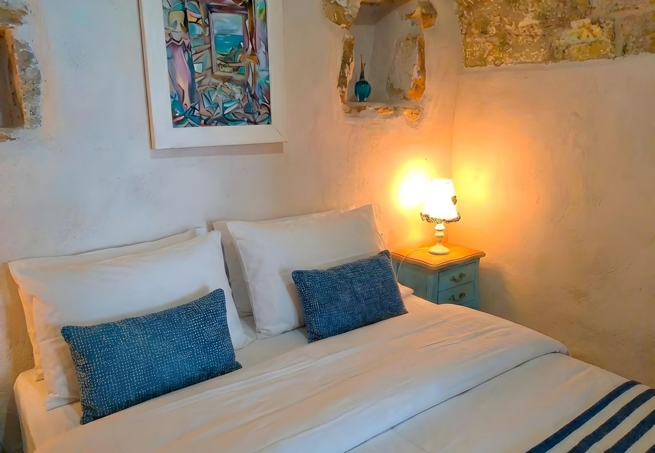 Villa in Torre Vado - Steinhäuschen mit Infinity-Pool u. Sonnenuntergangblick