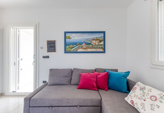 Villa in Pescoluse - Moderne Steinvilla mit Pool und Meerblick Villa in Pescoluse - Moderne Steinvilla mit Pool und Meerblick