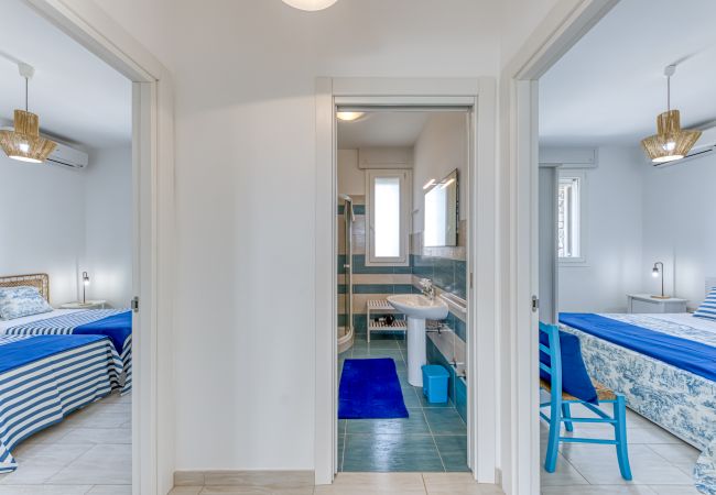 Villa in Pescoluse - Moderne Steinvilla mit Pool und Meerblick Villa in Pescoluse - Moderne Steinvilla mit Pool und Meerblick