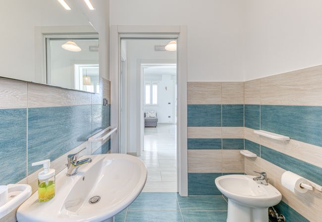 Villa in Pescoluse - Moderne Steinvilla mit Pool und Meerblick Villa in Pescoluse - Moderne Steinvilla mit Pool und Meerblick