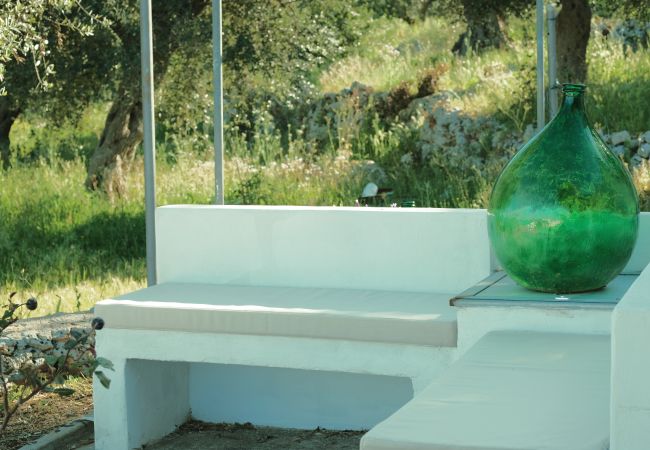 Trullo in Tricase - Verwunschenes Häuschen mit Meerblick in Meeresnähe