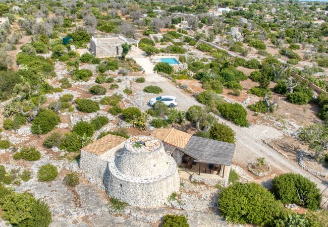 Villa in Pescoluse - Traditionelles Trulli-Anwesen mit Pool & Meerblick Villa in Pescoluse - Traditionelles Trulli-Anwesen mit Pool & Meerblick
