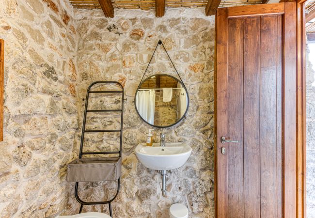 Villa in Pescoluse - Traditionelles Trulli-Anwesen mit Pool & Meerblick Villa in Pescoluse - Traditionelles Trulli-Anwesen mit Pool & Meerblick