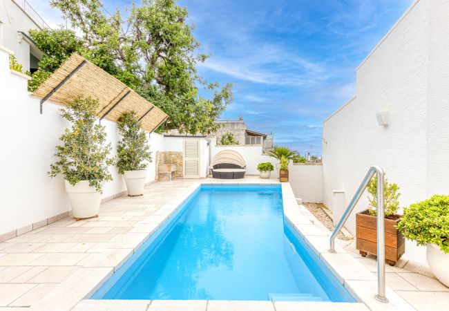 Villa in Castro - Hübsches Altstadthaus mit Pool, 200m vom Meer Villa in Castro - Hübsches Altstadthaus mit Pool, 200m vom Meer