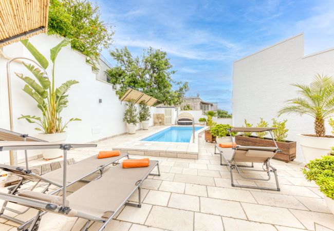 Villa in Castro - Hübsches Altstadthaus mit Pool, 200m vom Meer Villa in Castro - Hübsches Altstadthaus mit Pool, 200m vom Meer