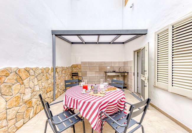 Villa in Castro - Hübsches Altstadthaus mit Pool, 200m vom Meer Villa in Castro - Hübsches Altstadthaus mit Pool, 200m vom Meer