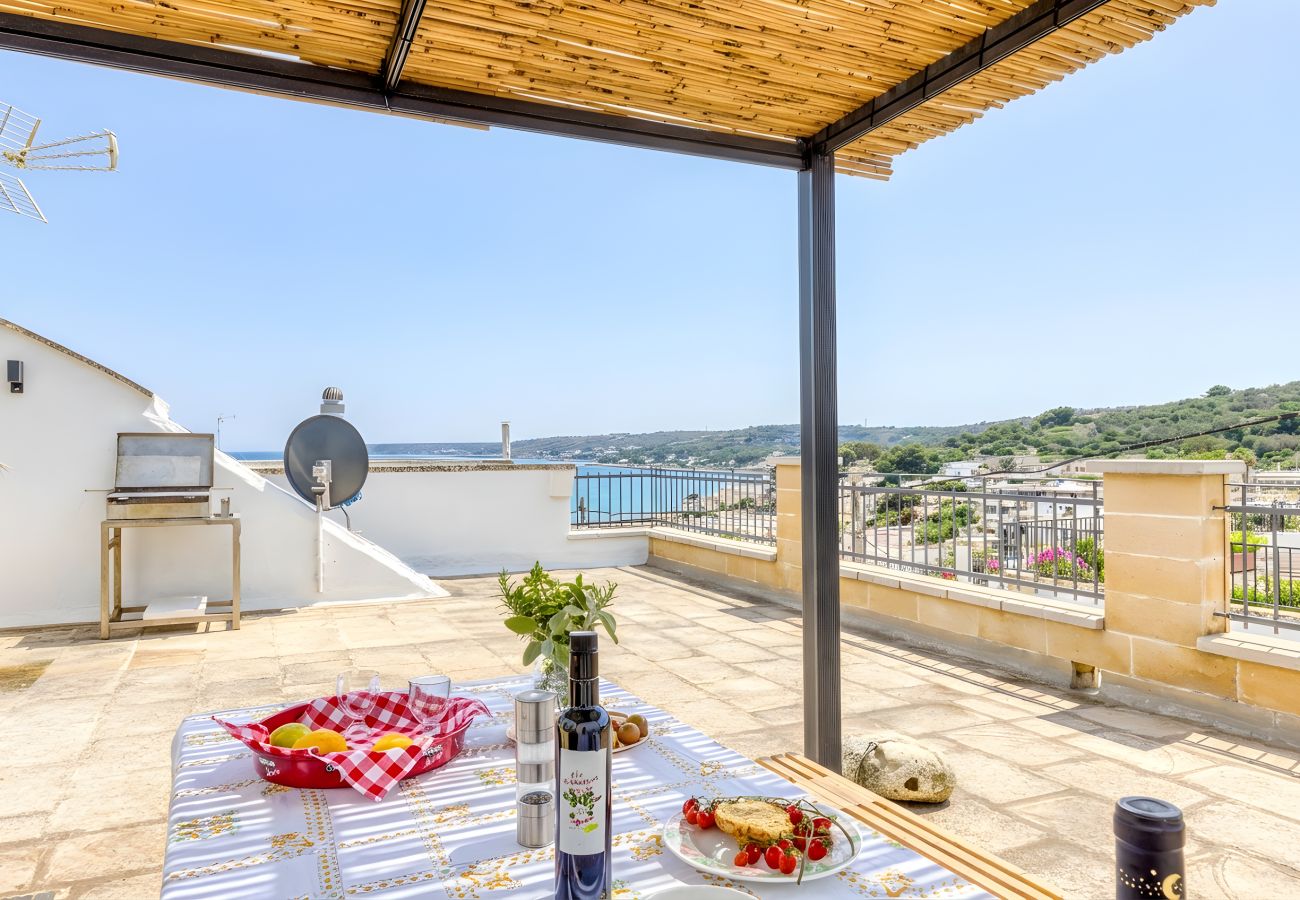 Villa in Castro - Hübsches Altstadthaus mit Pool, 200m vom Meer