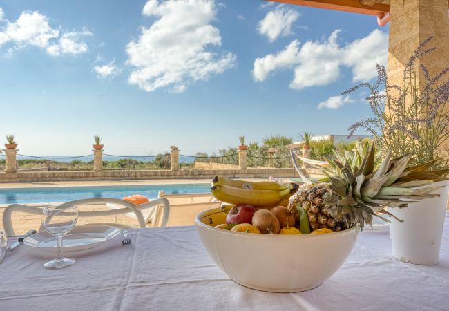 Villa in Salve - 2km vom Sandstrand: Pool-Ferienhaus mit Meerblick Villa in Salve - 2km vom Sandstrand: Pool-Ferienhaus mit Meerblick