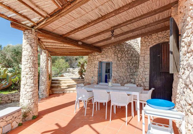 Ferienhaus in Gagliano del Capo - Villa mit beheiztem Außenpool und 180°-Meerblick Ferienhaus in Gagliano del Capo - Villa mit beheiztem Außenpool und 180°-Meerblick