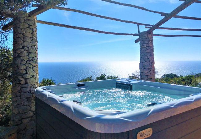 Ferienhaus in Gagliano del Capo - Villa mit beheiztem Außenpool und 180°-Meerblick Ferienhaus in Gagliano del Capo - Villa mit beheiztem Außenpool und 180°-Meerblick