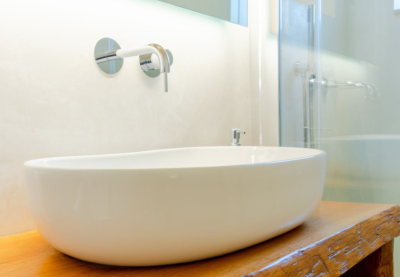 Villa in Torre Vado - Moderne Highend-Villa mit Pool 2km from Meer