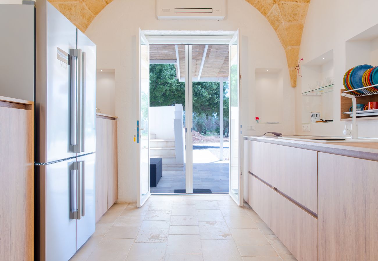 Villa in Torre Vado - Moderne Highend-Villa mit Pool 2km from Meer