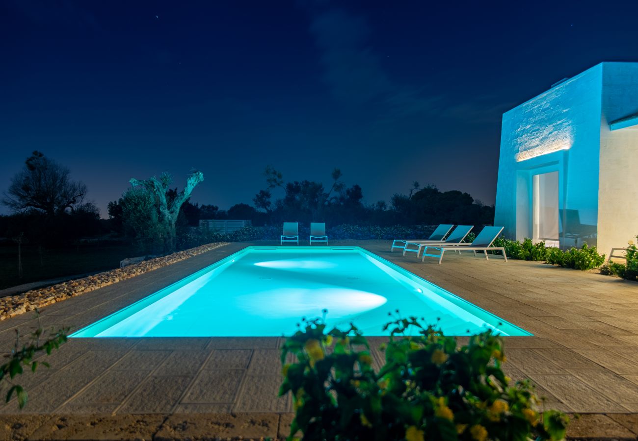 Villa in Torre Vado - Moderne Highend-Villa mit Pool 2km from Meer