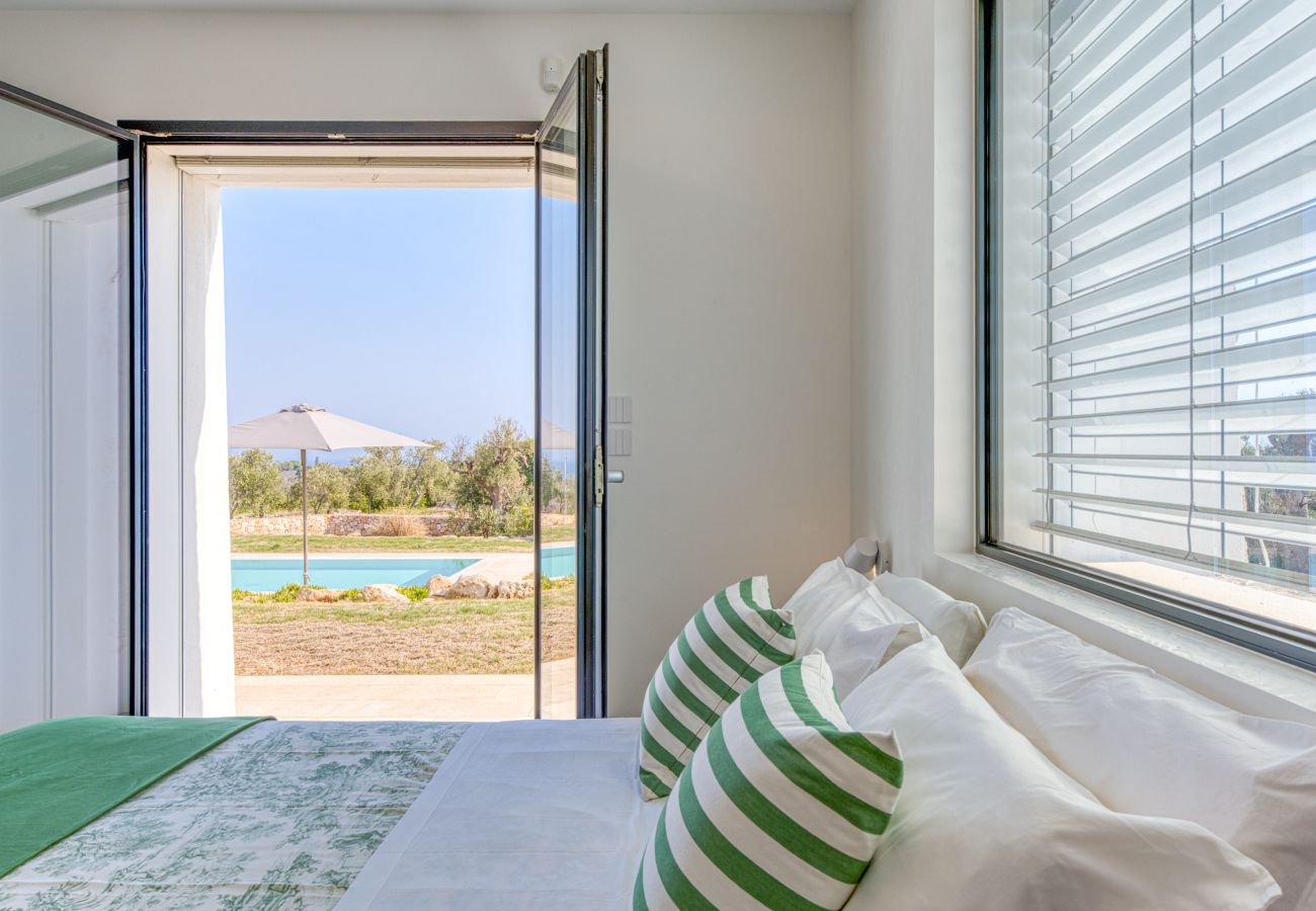 Villa in Leuca - Moderne Supervilla auf 3 Ebenen, Pool u. Meerblick