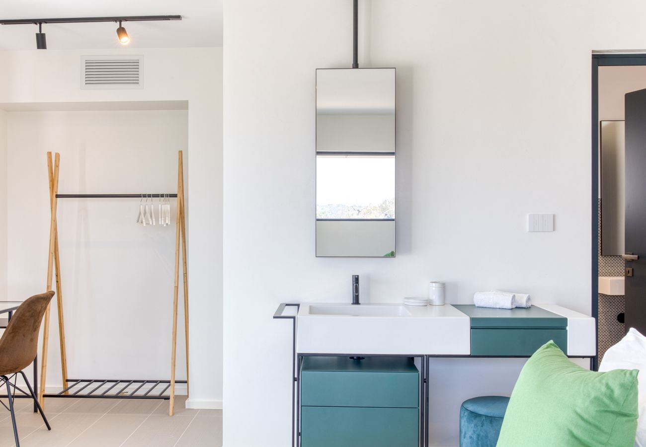 Villa in Leuca - Moderne Supervilla auf 3 Ebenen, Pool u. Meerblick