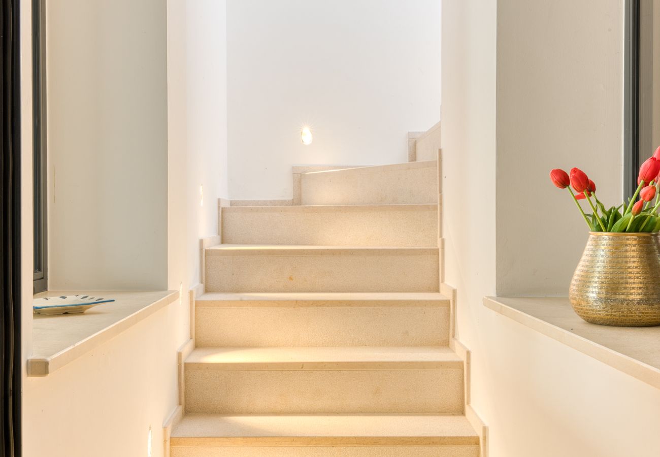 Villa in Leuca - Moderne Supervilla auf 3 Ebenen, Pool u. Meerblick