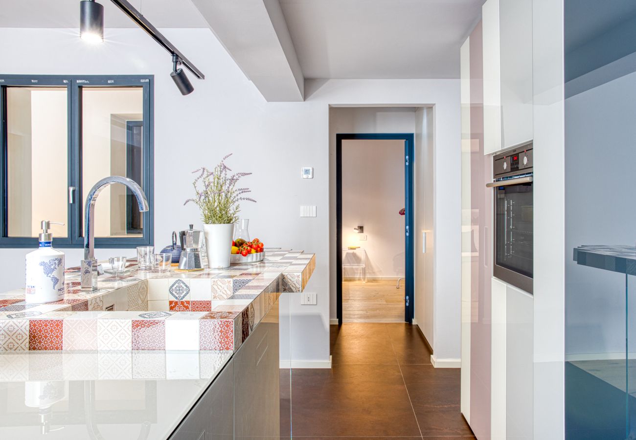 Villa in Leuca - Moderne Supervilla auf 3 Ebenen, Pool u. Meerblick