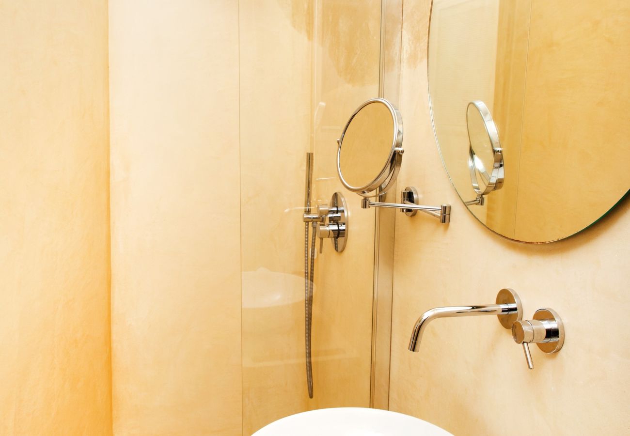 Villa in Leuca - Gehobene Natursteinvilla mit 2 Pools und Meerblick