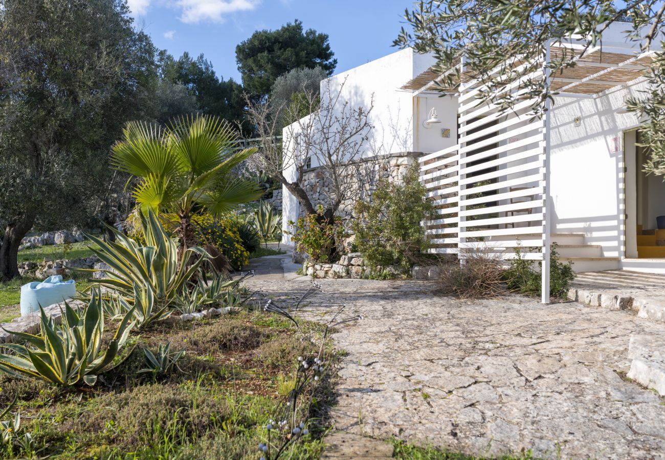 Villa in Ostuni - Gemütliches Sommerhaus mit kl. Pool & Garten