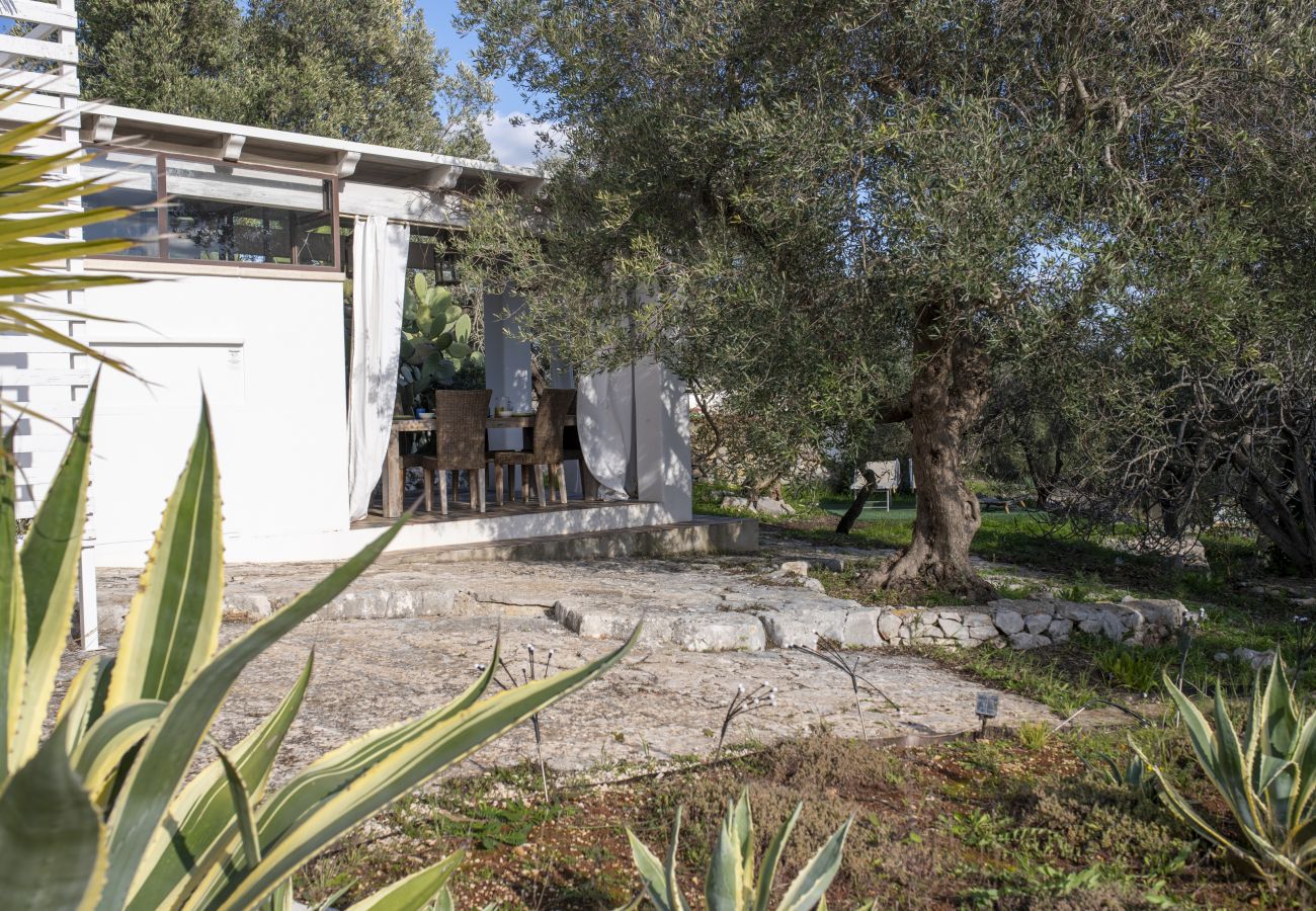 Villa in Ostuni - Gemütliches Sommerhaus mit kl. Pool & Garten
