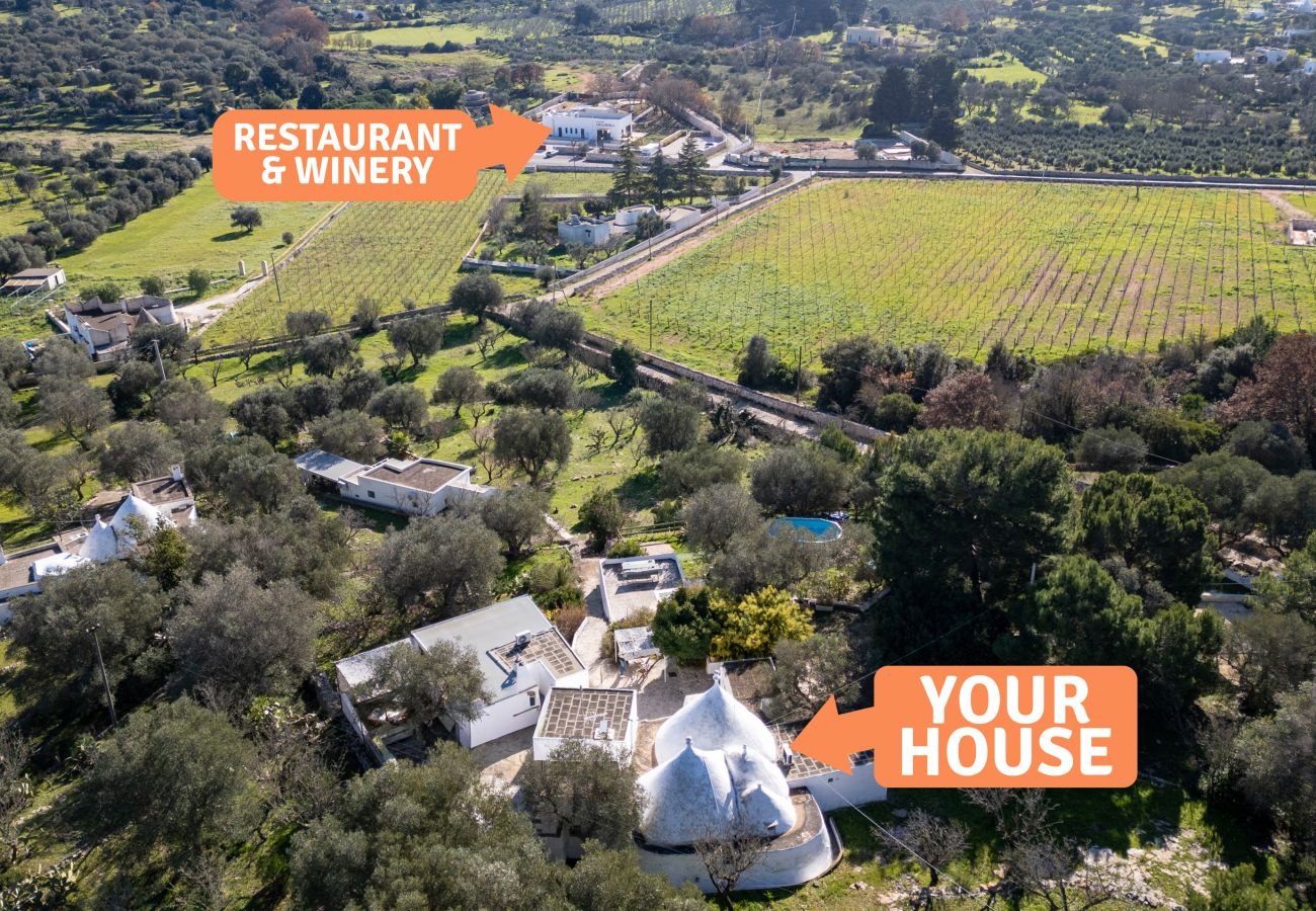 Trullo in Ostuni - Weißes Trullo-Haus mit kl. Pool & Garten