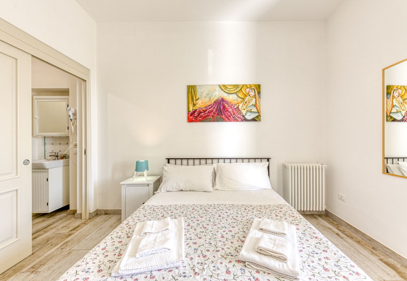 Villa in Castro - Geräumige Pool-Villa mit privat. Park 2km vom Meer