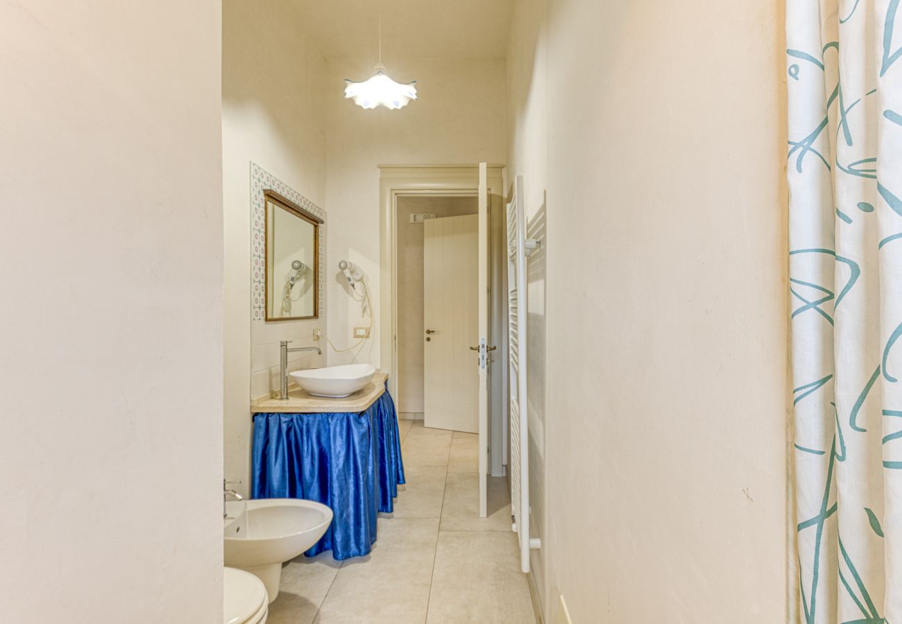 Villa in Castro - Geräumige Pool-Villa mit privat. Park 2km vom Meer