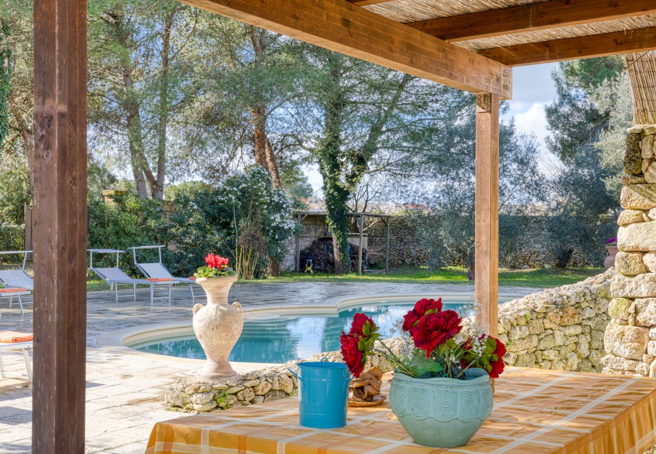 Villa in Castro - Geräumige Pool-Villa mit privat. Park 2km vom Meer