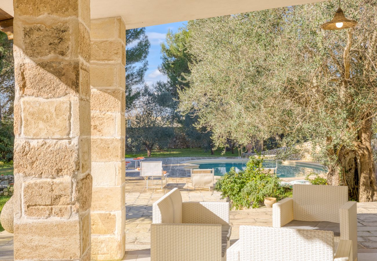 Villa in Castro - Geräumige Pool-Villa mit privat. Park 2km vom Meer