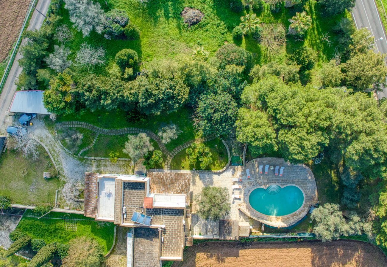 Villa in Castro - Geräumige Pool-Villa mit privat. Park 2km vom Meer