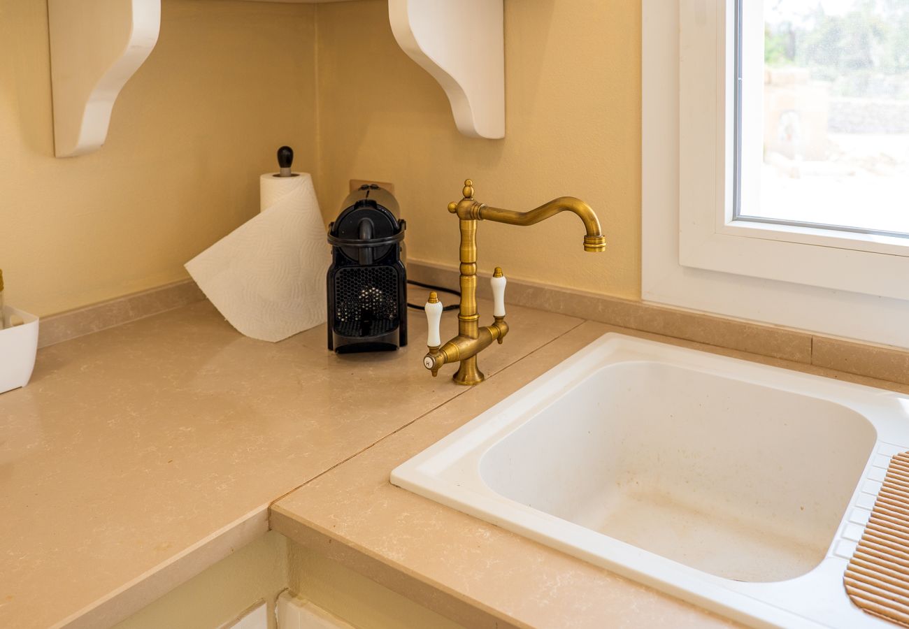 Villa in Torre Vado - Wunderschönes Anwesen mit Pool, Meerblick, Garten