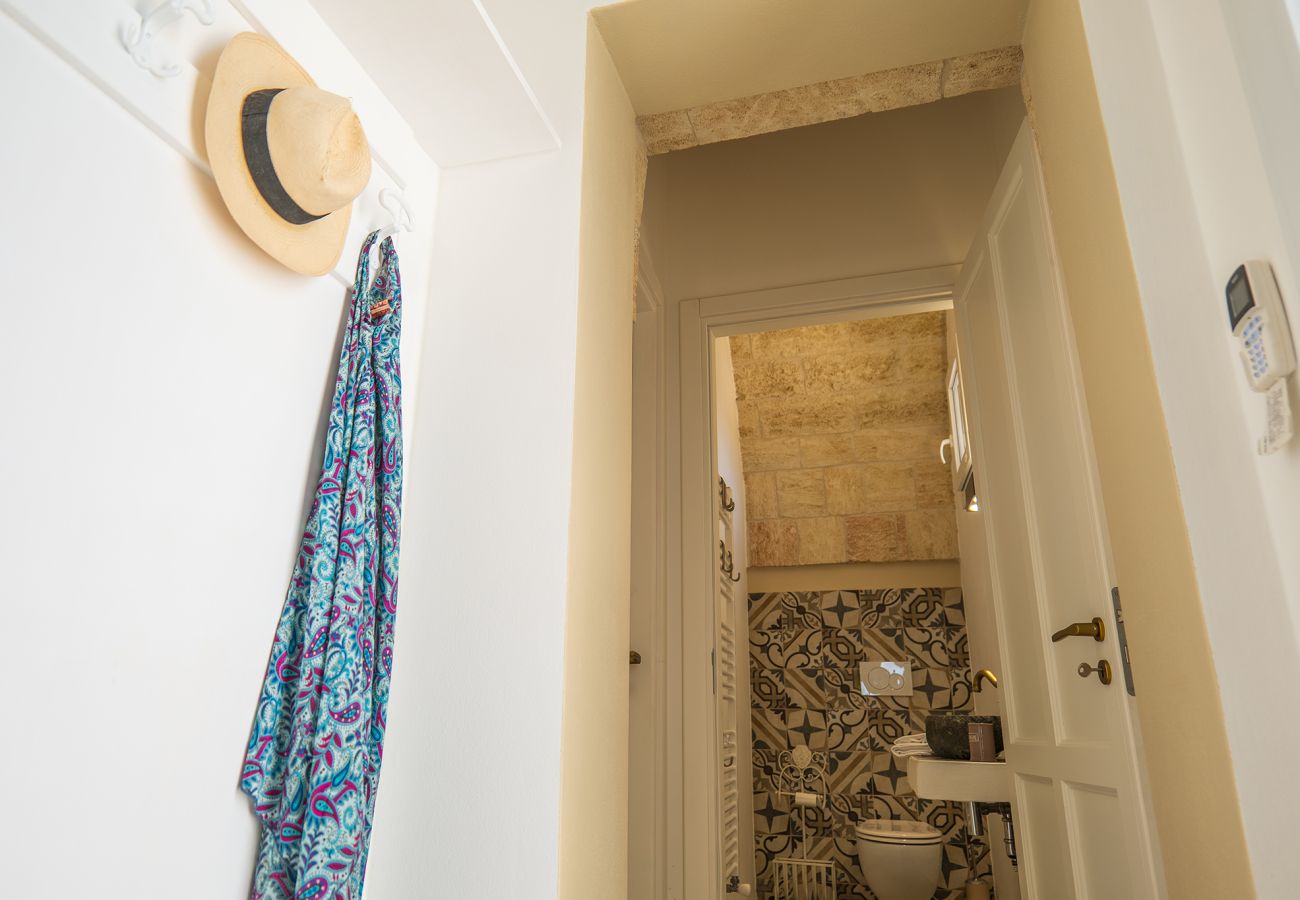 Villa in Torre Vado - Wunderschönes Anwesen mit Pool, Meerblick, Garten