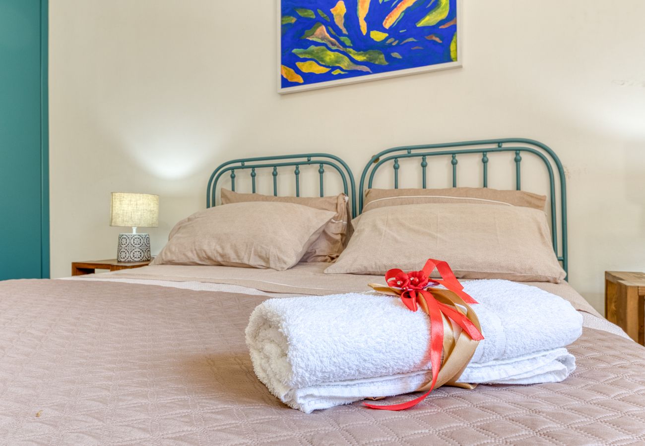 Finca in Patù - Hübsches Steinhaus mit Meerblick u. Außenwhirlpool