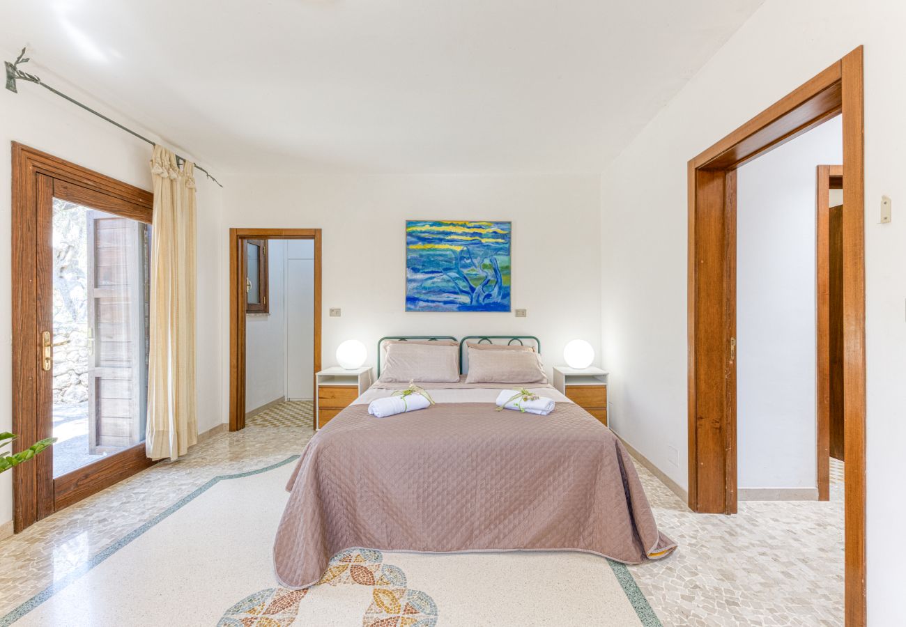 Finca in Patù - Hübsches Steinhaus mit Meerblick u. Außenwhirlpool