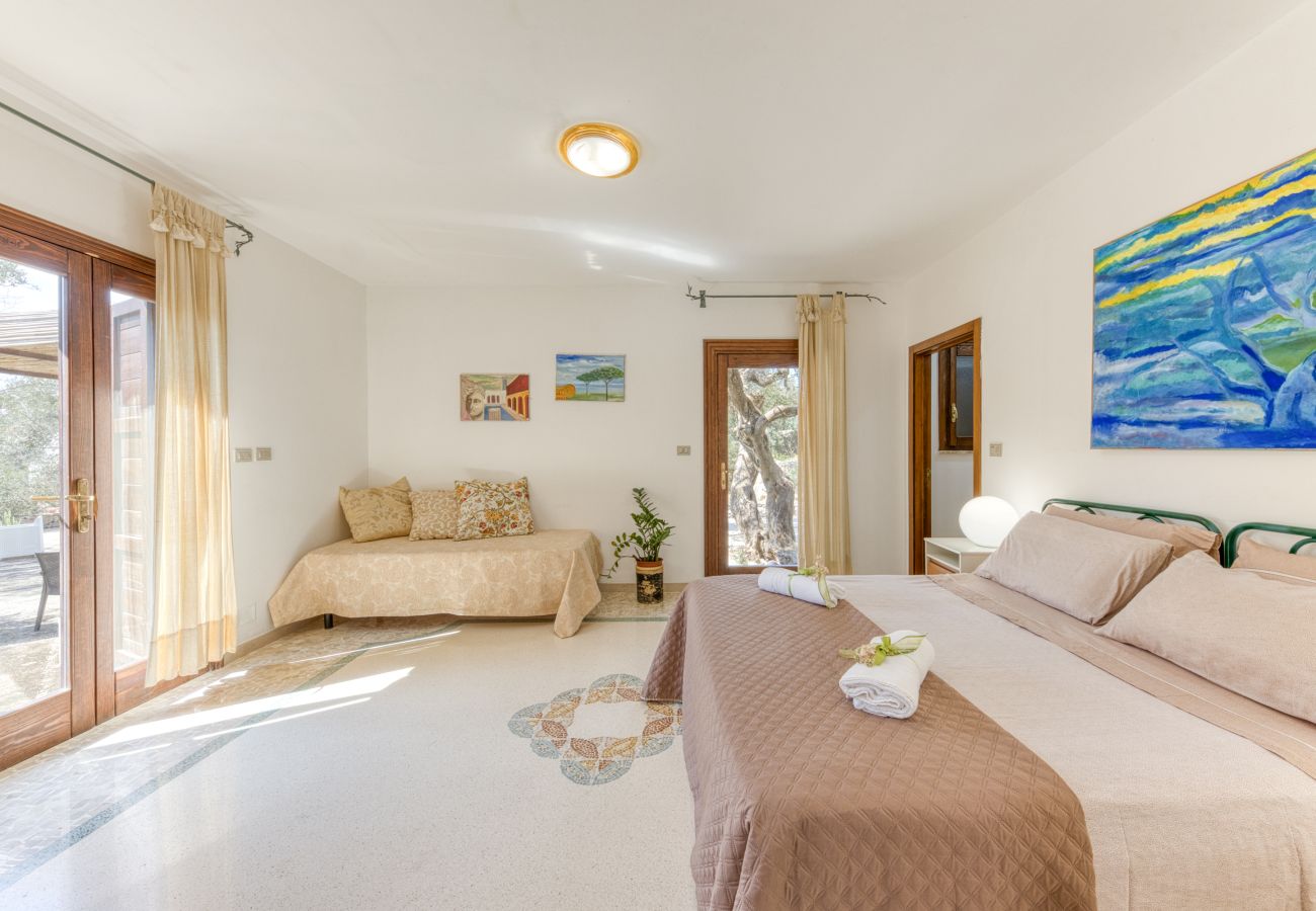 Finca in Patù - Hübsches Steinhaus mit Meerblick u. Außenwhirlpool