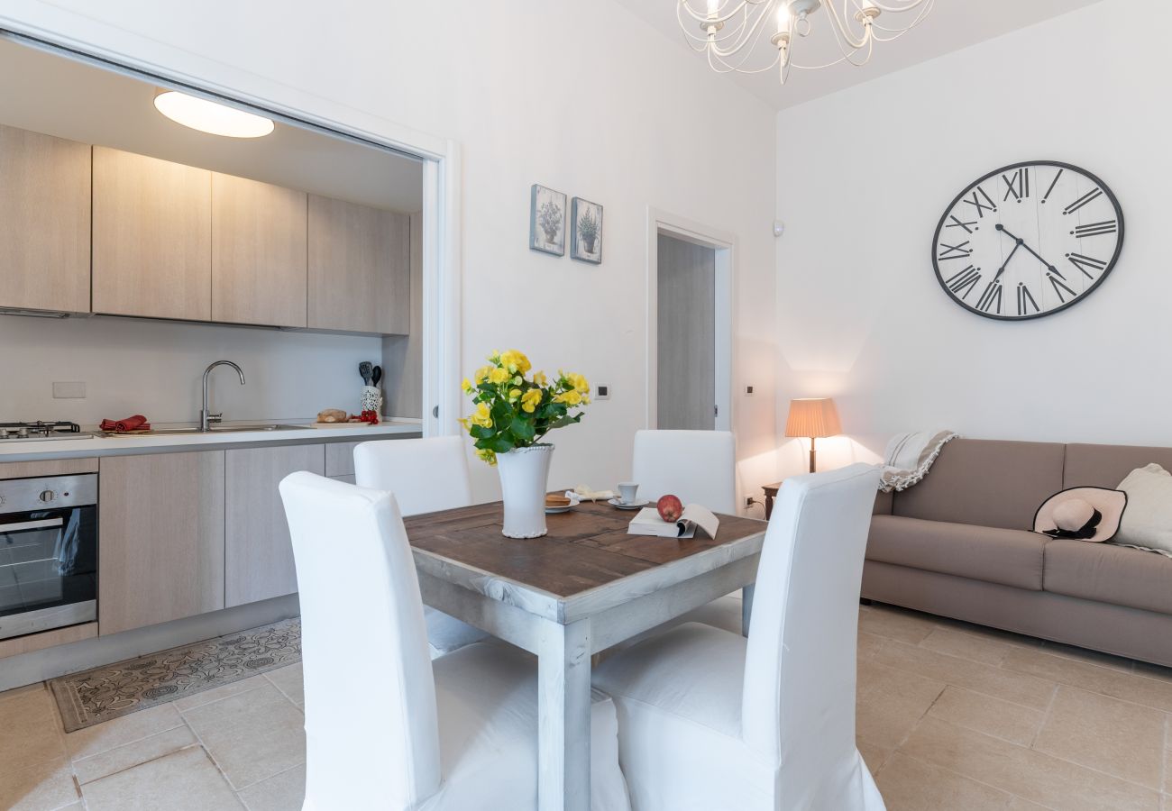 Villa in Torre San Giovanni - Fantastische Strandvilla mit Pool und Garten
