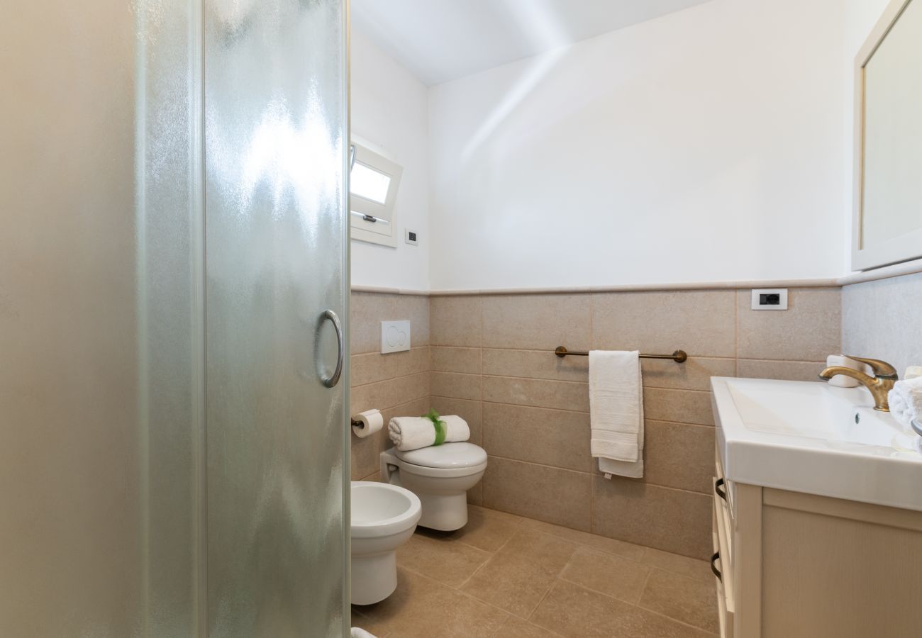 Villa in Torre San Giovanni - Fantastische Strandvilla mit Pool und Garten
