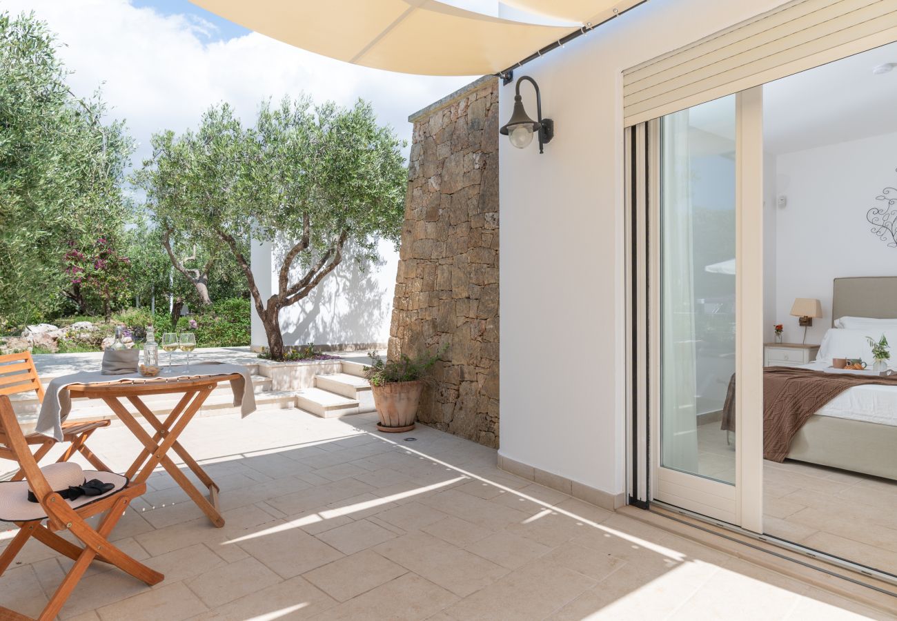 Villa in Torre San Giovanni - Fantastische Strandvilla mit Pool und Garten