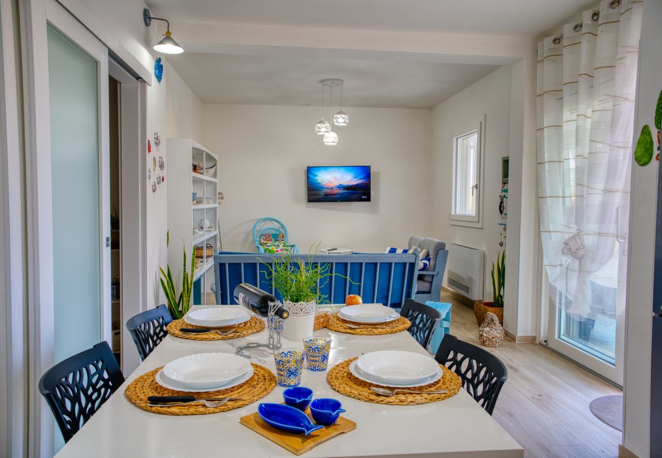 Ferienhaus in Leuca - Hübsches Ferienhaus mit kl. Pool und Meerblick