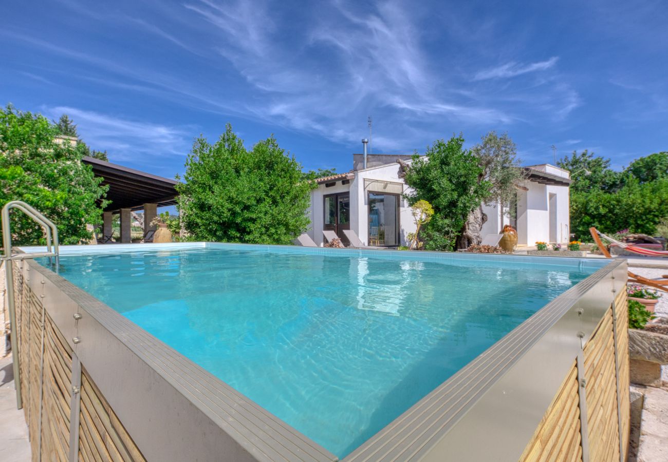 Villa in Casarano - Gesamtes Landanwesen mit Pool - alleinige Nutzung