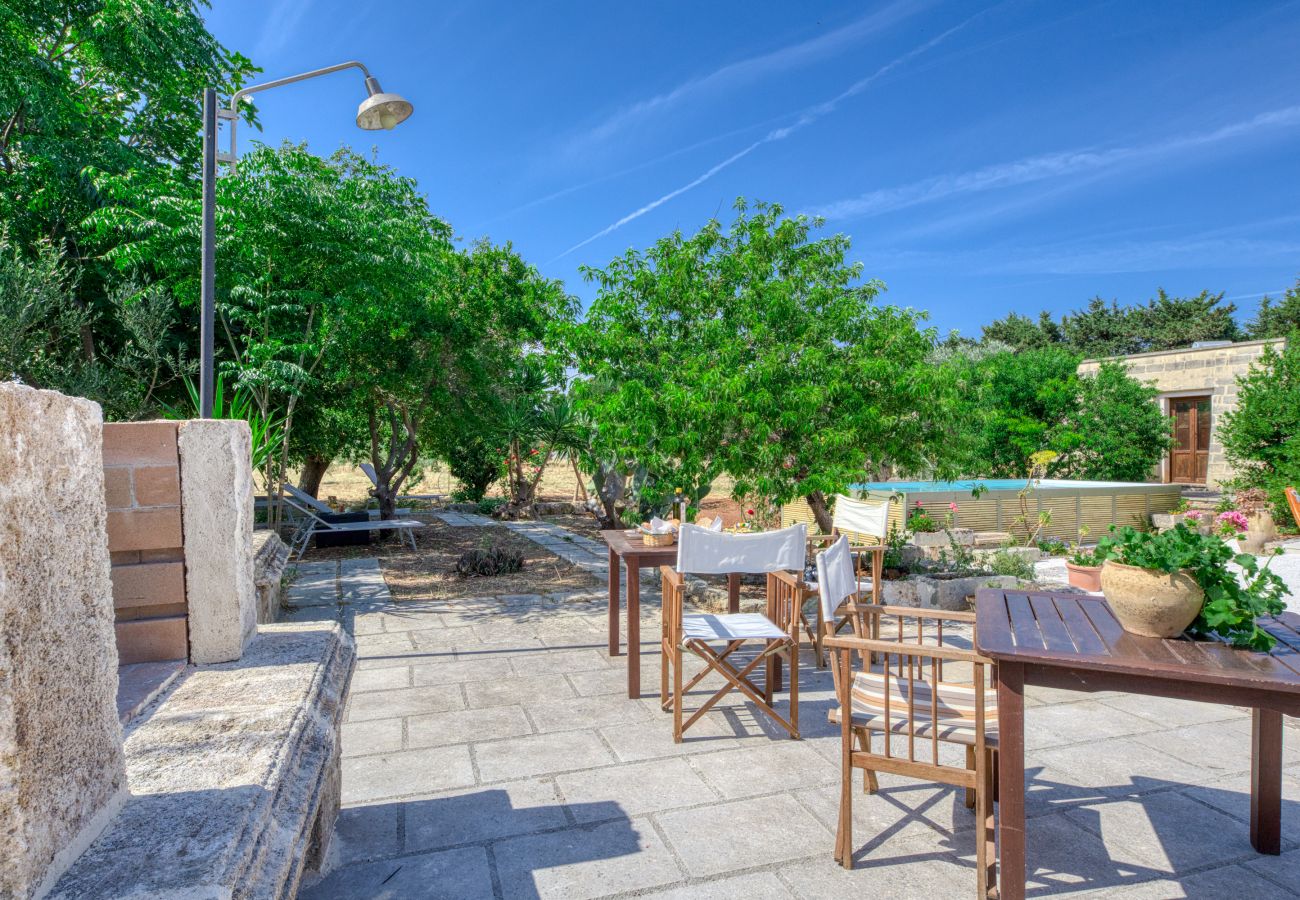 Villa in Casarano - Gesamtes Landanwesen mit Pool - alleinige Nutzung