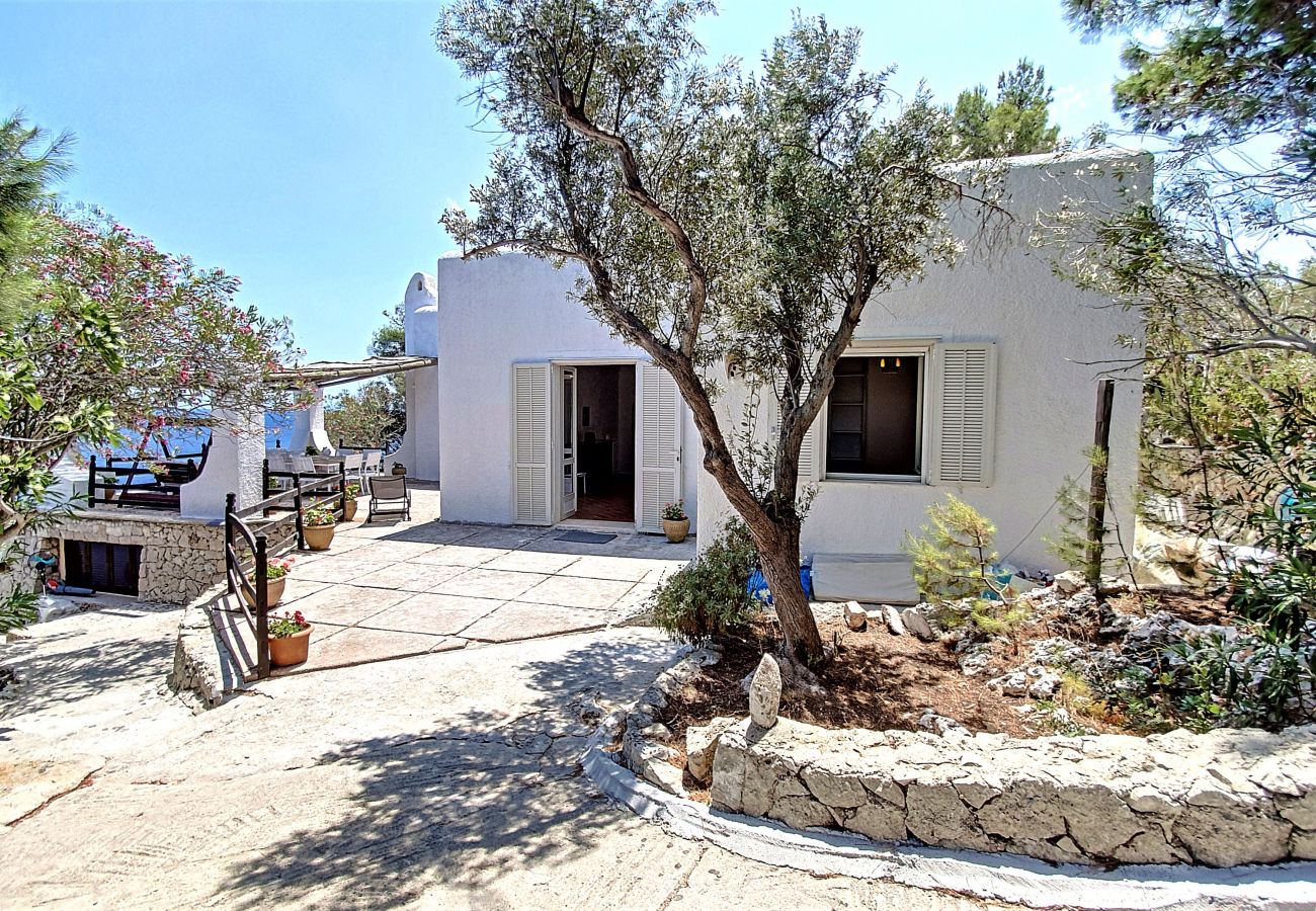 Villa in Castro - Atemberaubende Whirlpool-Villa mit Meerzugang (Haus B)