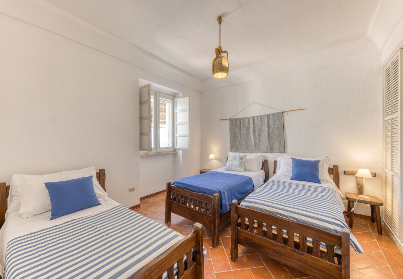 Villa in Castro - Atemberaubende Whirlpool-Villa mit Meerzugang (Haus B)