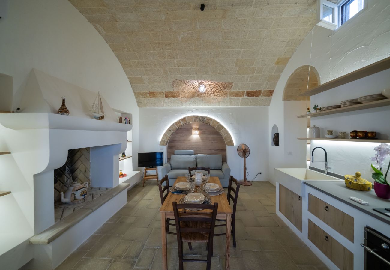 Villa in Leuca - Ein Juwel: Kleines, antikes Landhaus mit Pool